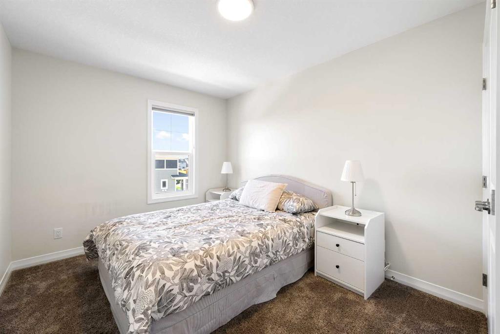 Picture of 31 Magnolia Grove SE, Calgary Real Estate Listing