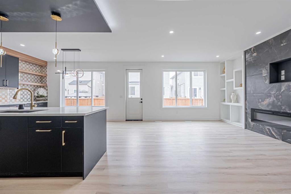 Picture of 137 Saddlecrest Circle NE, Calgary Real Estate Listing