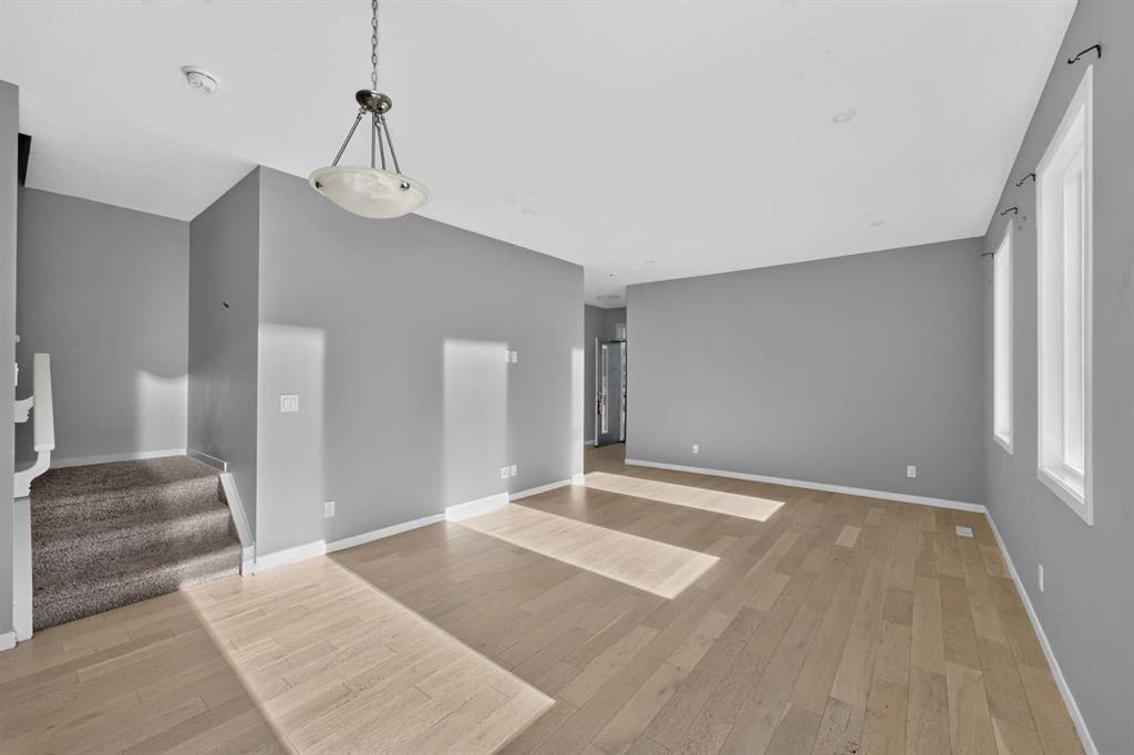 Picture of 90 Wolf Creek Rise SE, Calgary Real Estate Listing