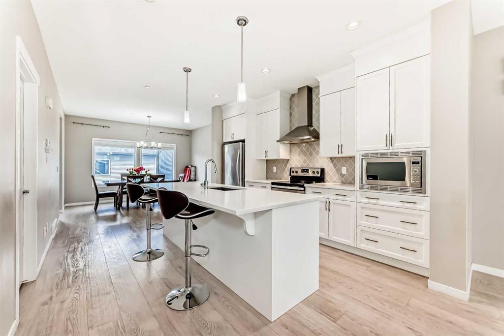 Picture of 140 Howse Avenue NE, Calgary Real Estate Listing