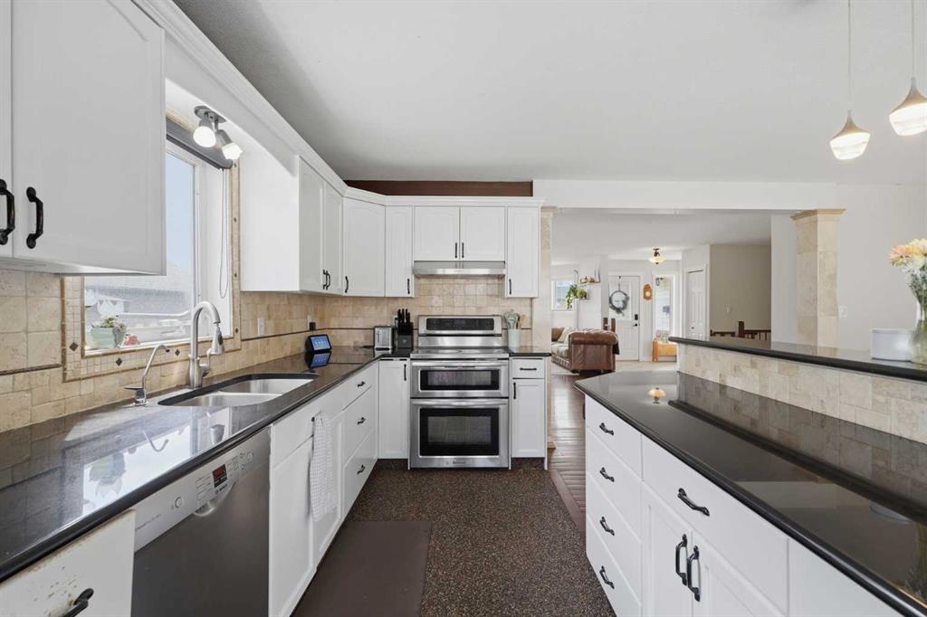 Picture of 5 Westwood Crescent , Sylvan Lake Real Estate Listing