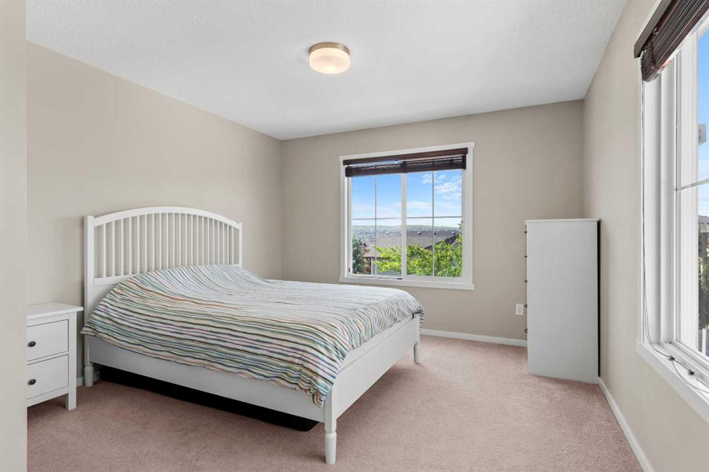 Picture of 58 Evansview Road NW, Calgary Real Estate Listing