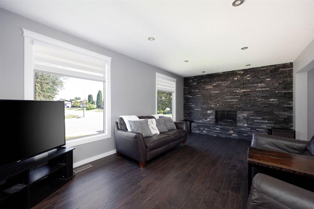 Picture of 150 Highland Close , Fort McMurray Real Estate Listing