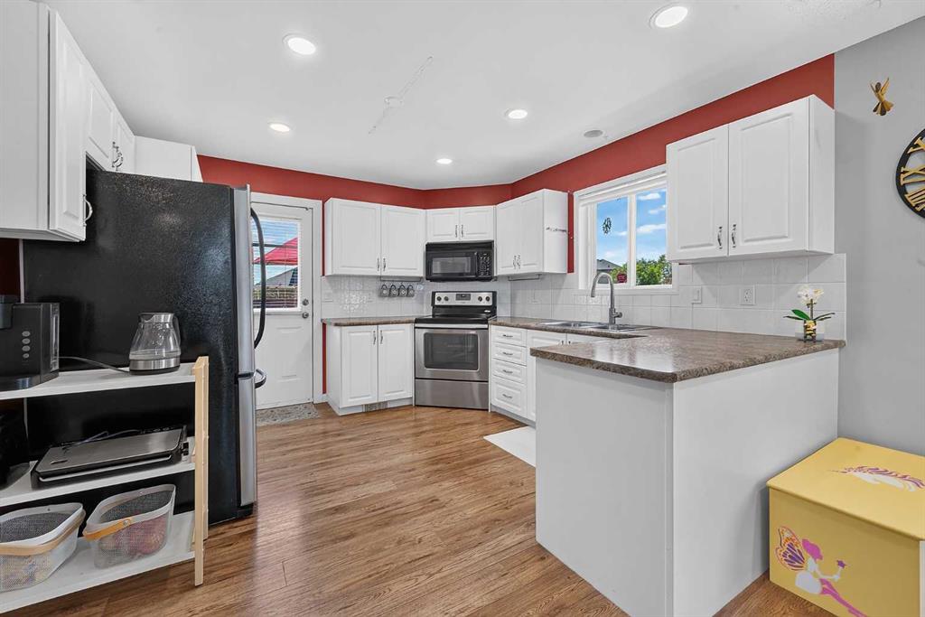 Picture of 13 Canoe Close SW, Airdrie Real Estate Listing