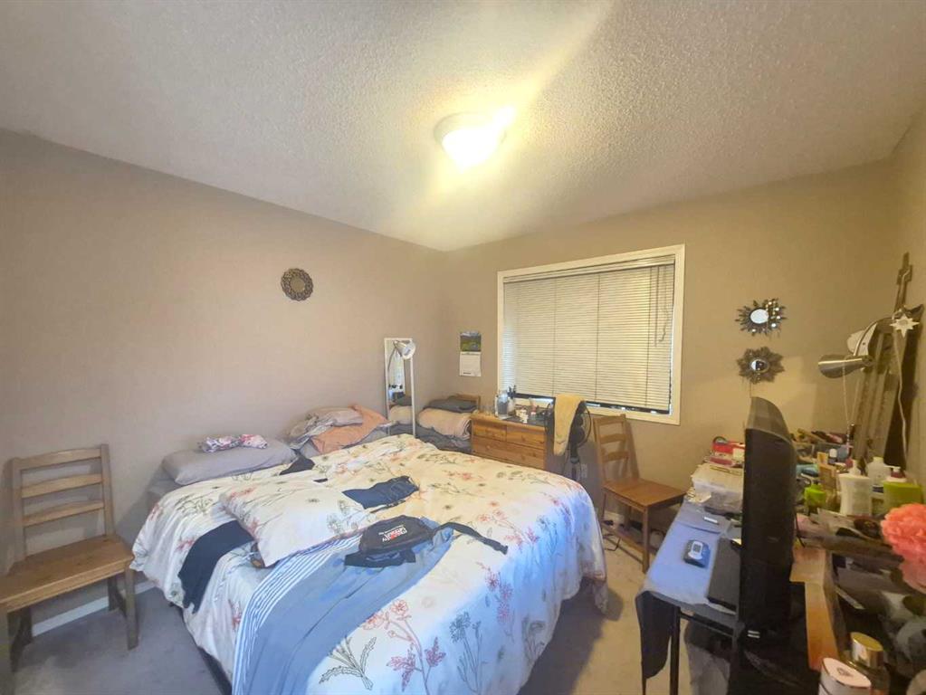 Picture of 127 Hampstead Circle NW, Calgary Real Estate Listing