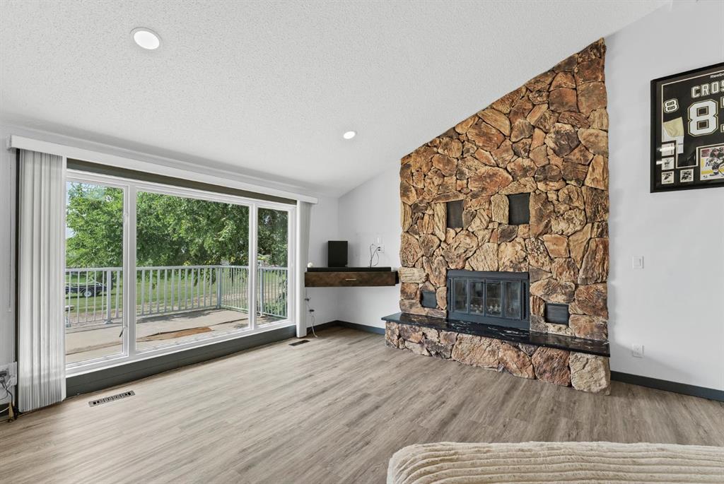 Picture of 12525 Range Road 45 #4  , Rural Cypress County Real Estate Listing