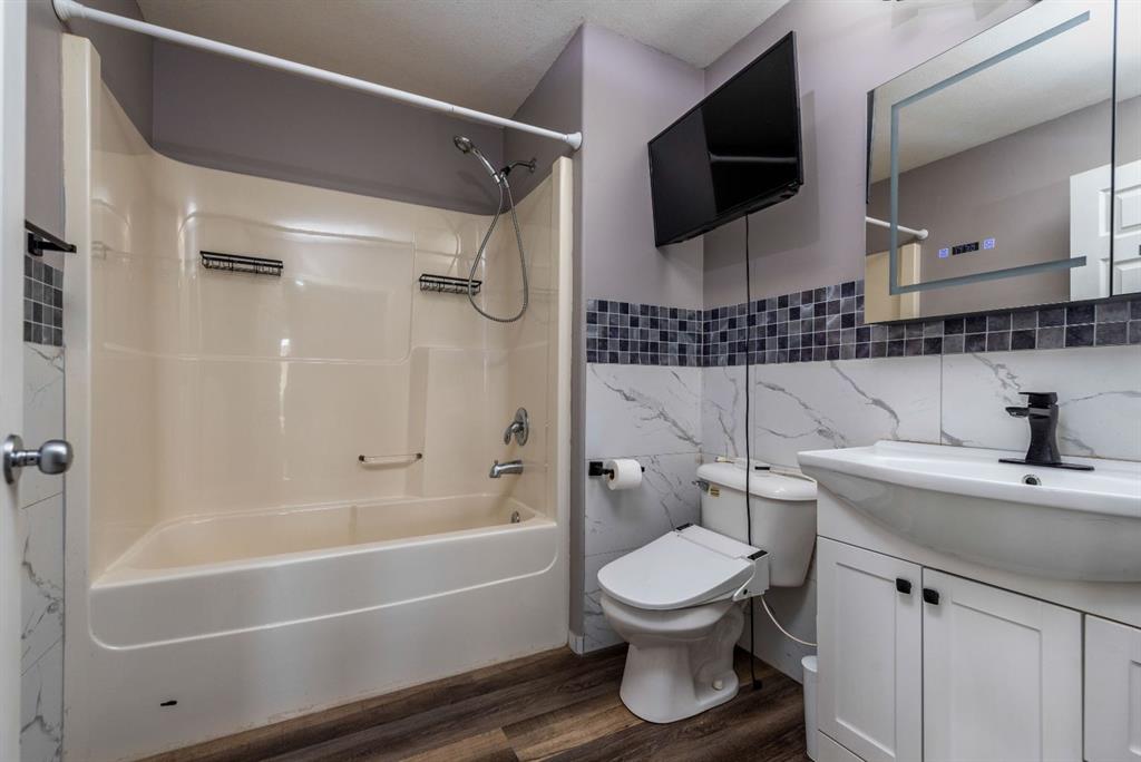 Picture of 1501 49 Avenue , Lloydminster Real Estate Listing