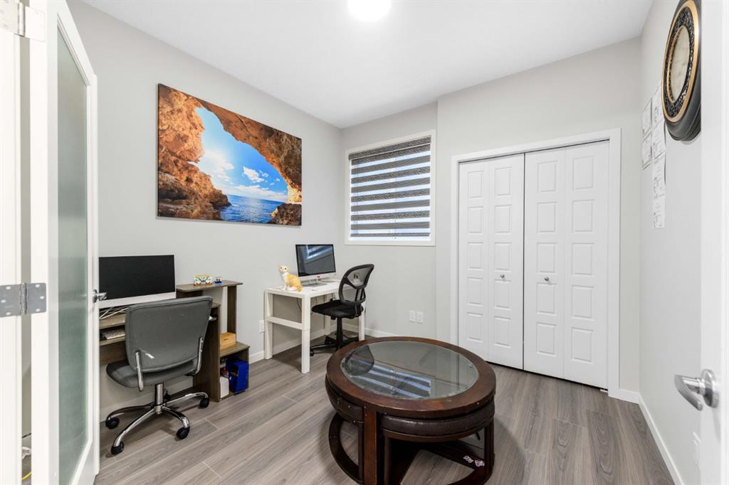 Picture of 983 Corner Meadows Way NE, Calgary Real Estate Listing