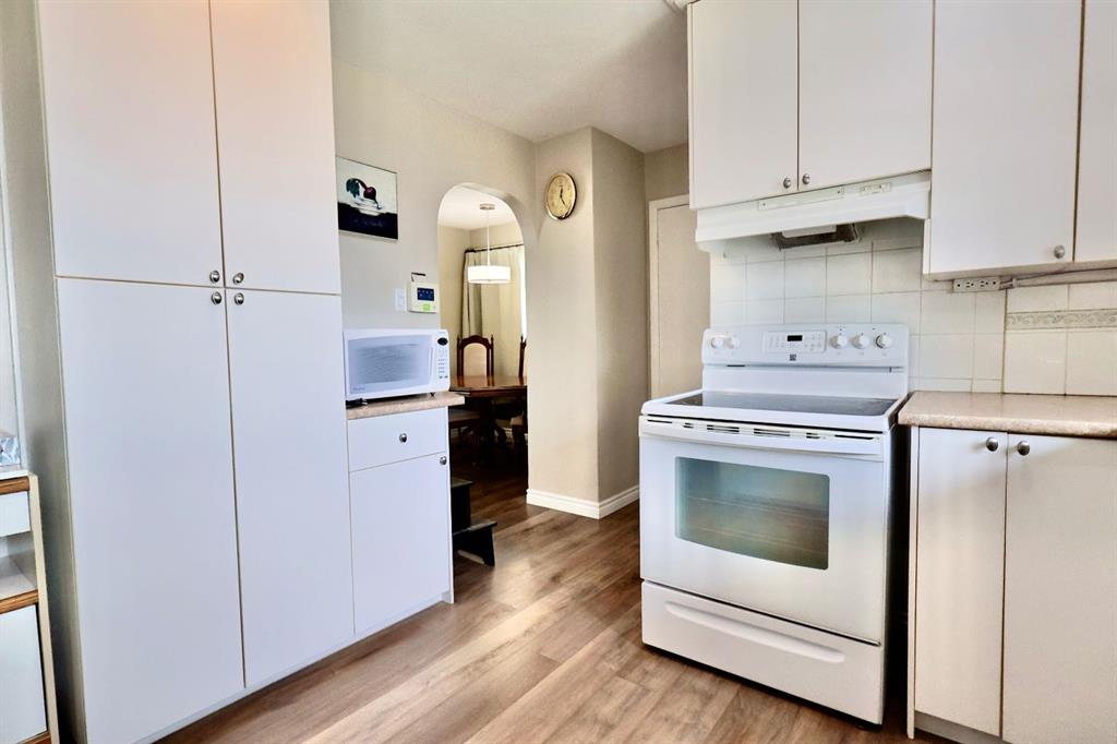 Picture of 422 3 Avenue E, Oyen Real Estate Listing