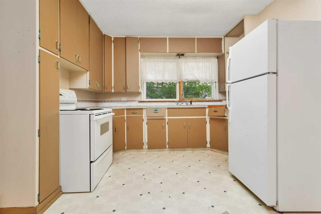Picture of 4715 48 Street , Rocky Mountain House Real Estate Listing