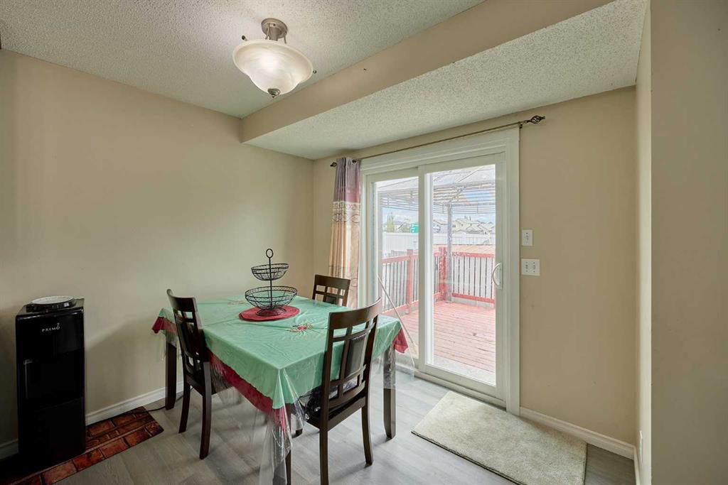 Picture of 117 Douglas Ridge Circle SE, Calgary Real Estate Listing
