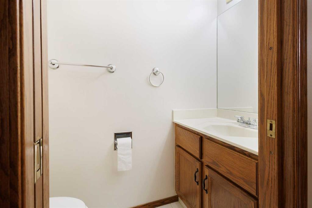 Picture of 117 Douglasbank Way SE, Calgary Real Estate Listing