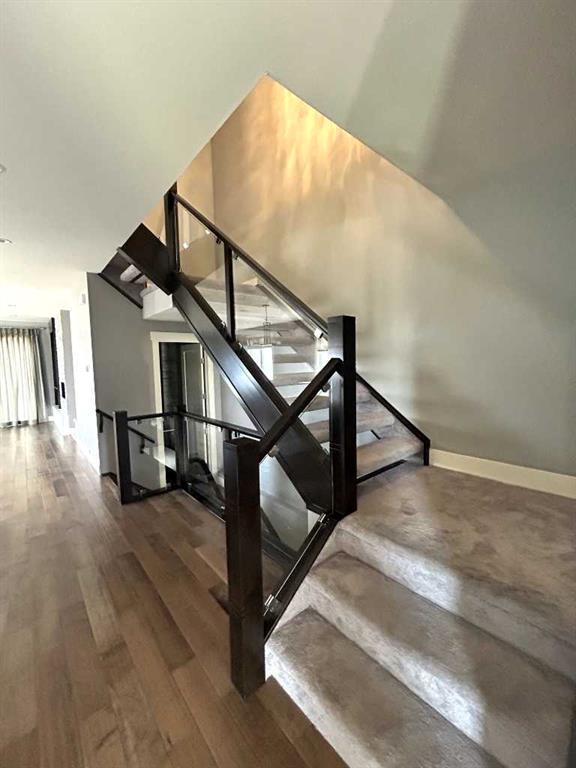 Picture of 532 22 Avenue NE, Calgary Real Estate Listing