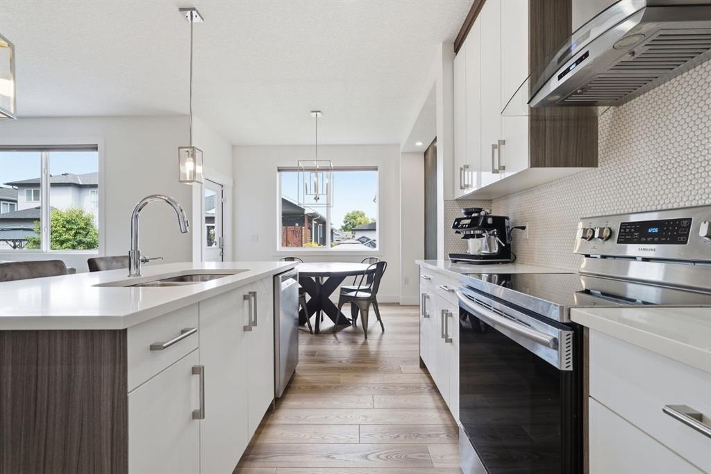 Picture of 1356 Lackner Boulevard , Carstairs Real Estate Listing