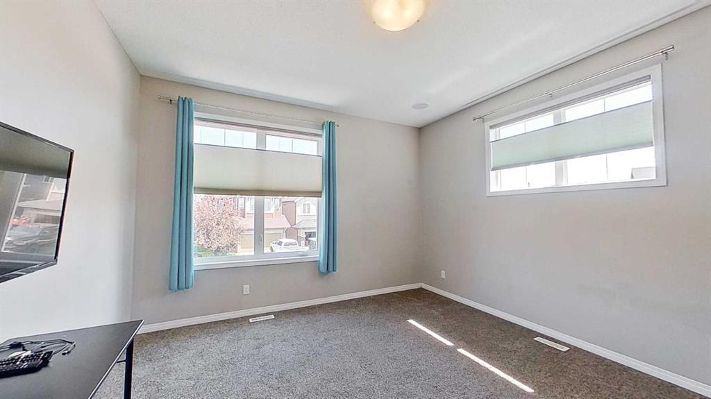 Picture of 39 Sunrise View , Cochrane Real Estate Listing