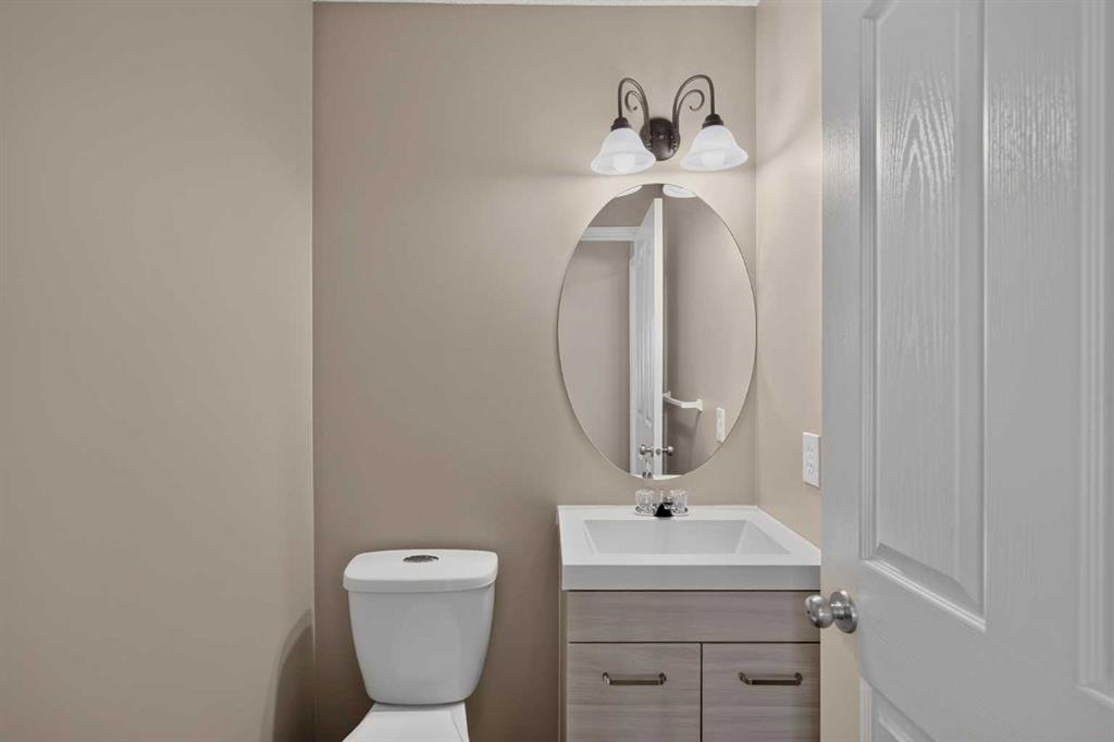 Picture of 59 Silver Springs Way NW, Airdrie Real Estate Listing