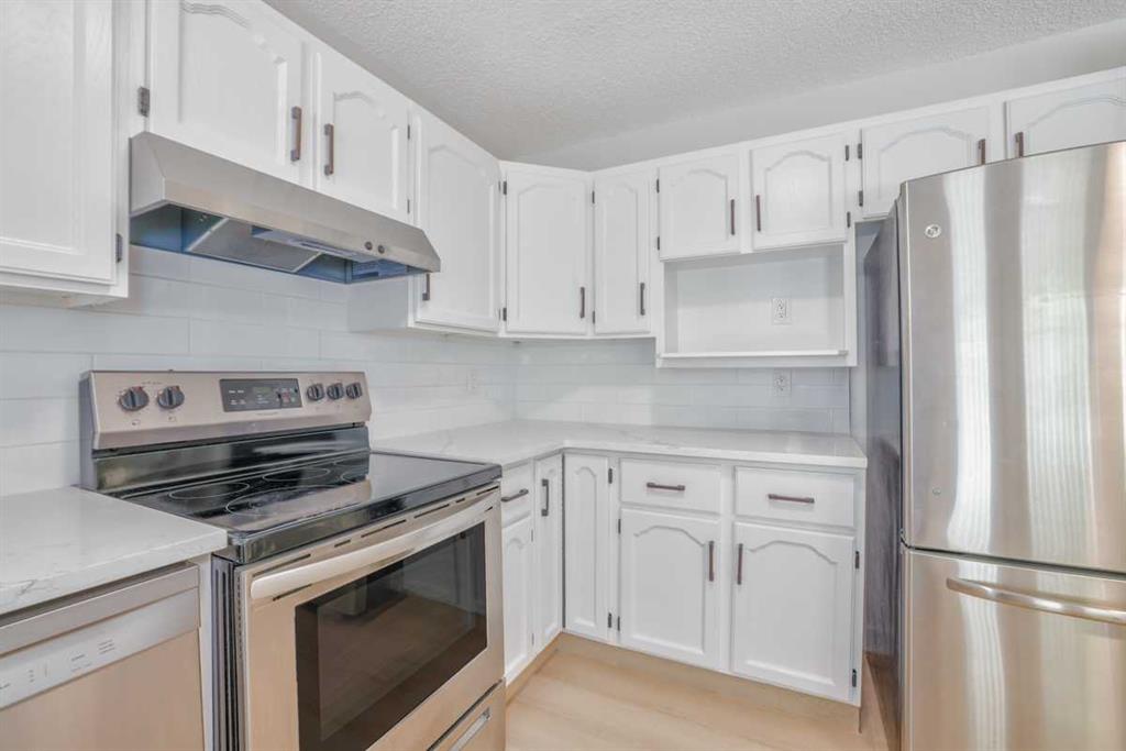 Picture of 208 Macewan Valley Road NW, Calgary Real Estate Listing