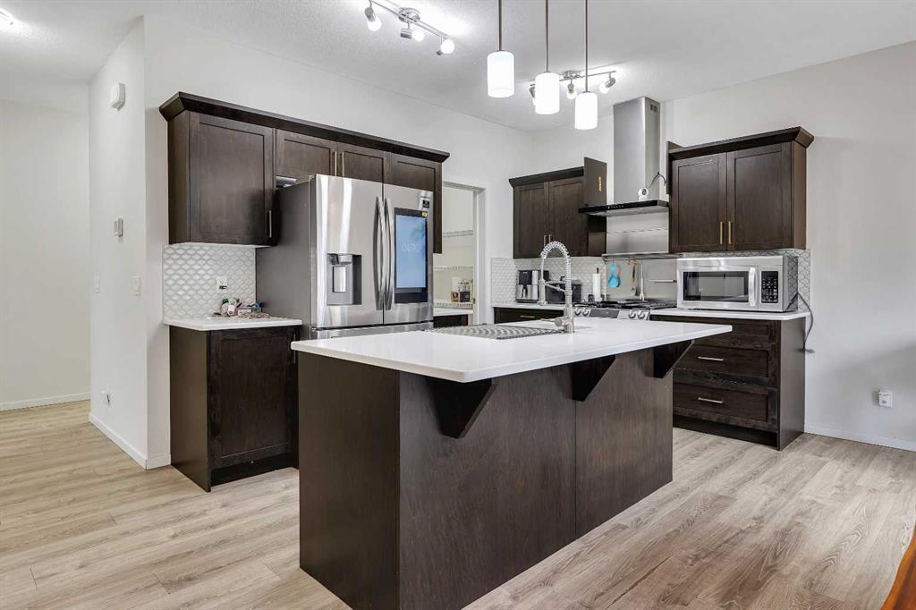 Picture of 262 Hillcrest Heights SW, Airdrie Real Estate Listing