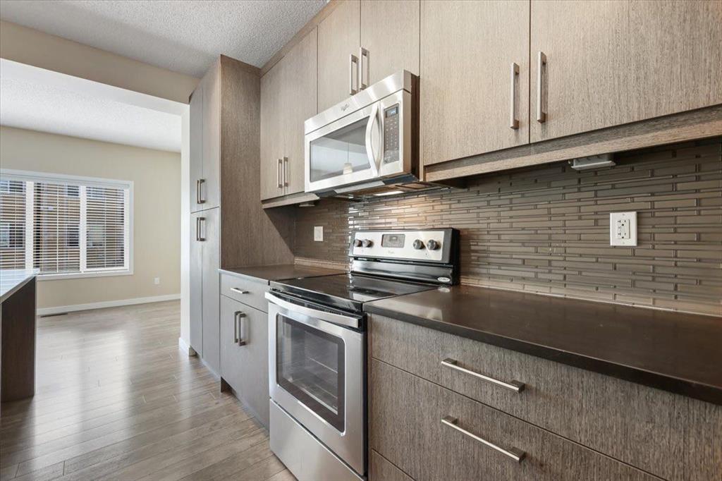 Picture of 330 Marquis Lane SE, Calgary Real Estate Listing
