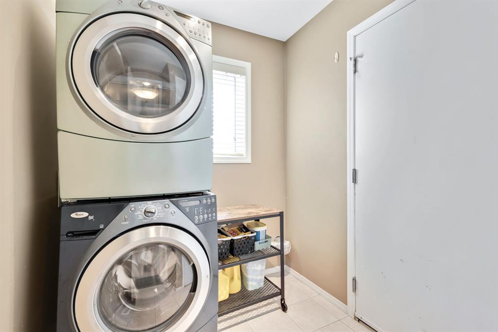Picture of 148 Hillcrest Boulevard , Strathmore Real Estate Listing