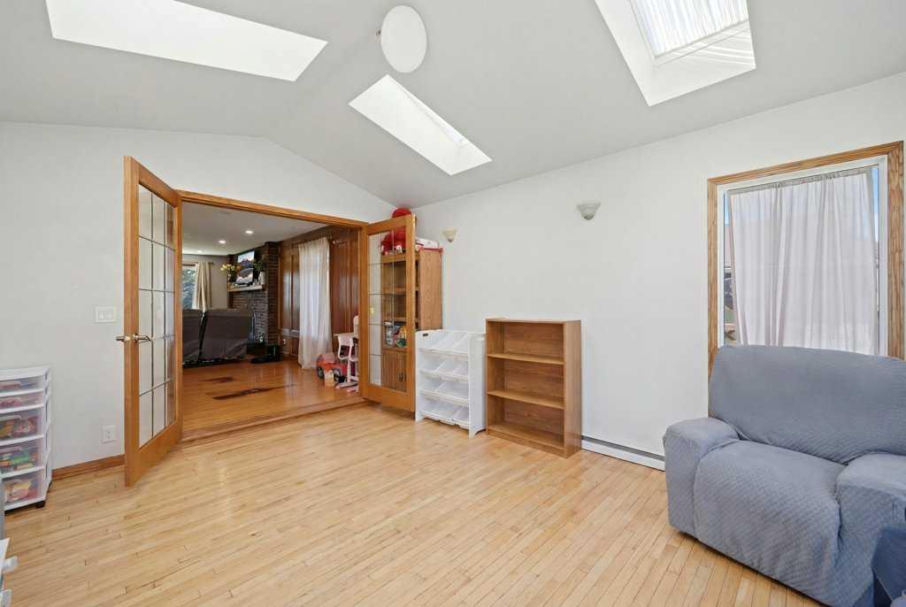 Picture of 2415 Vista Crescent NE, Calgary Real Estate Listing