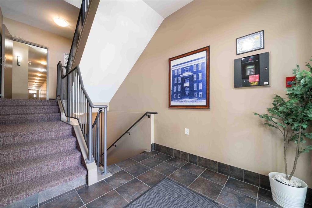 Picture of 102, 371 Aberdeen Street SE, Medicine Hat Real Estate Listing