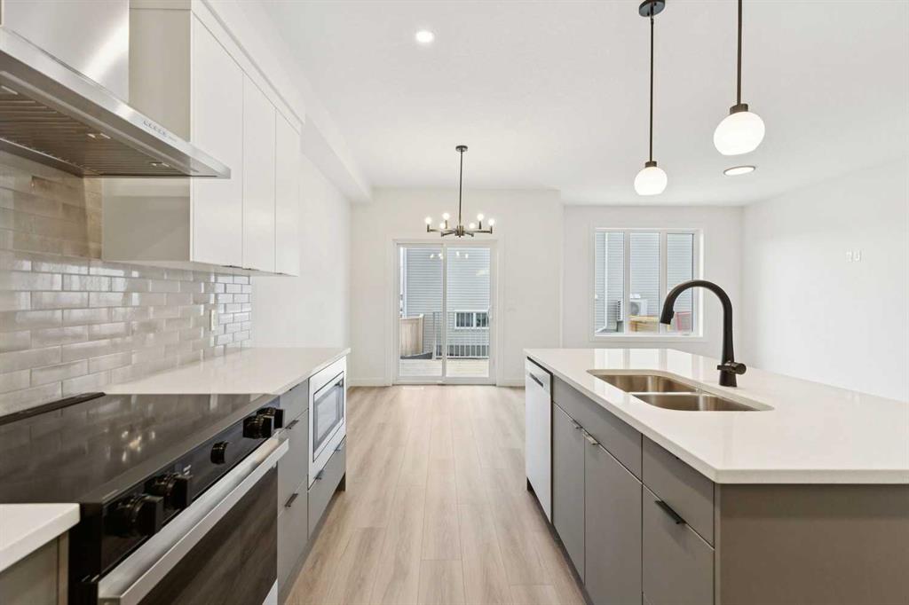 Picture of 93 Heritage Park , Cochrane Real Estate Listing