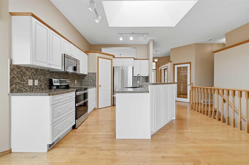 Picture of 2 Eagleview Way , Cochrane Real Estate Listing