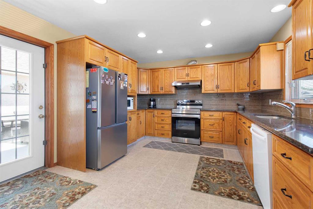 Picture of 47 Taylor Avenue SE, Medicine Hat Real Estate Listing