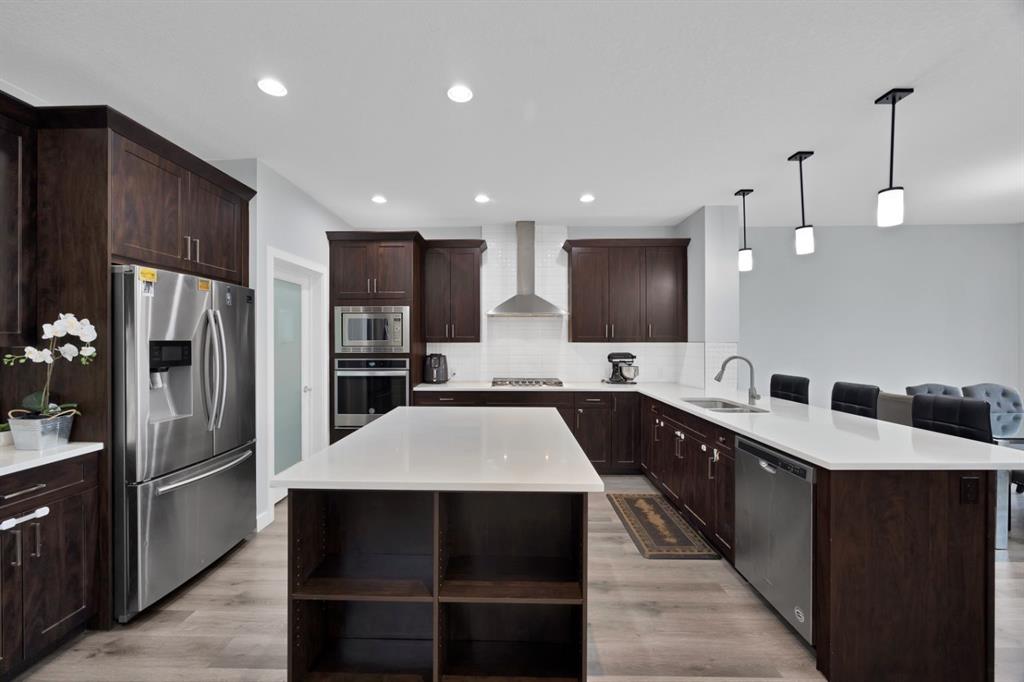 Picture of 76 Red Embers Square NE, Calgary Real Estate Listing