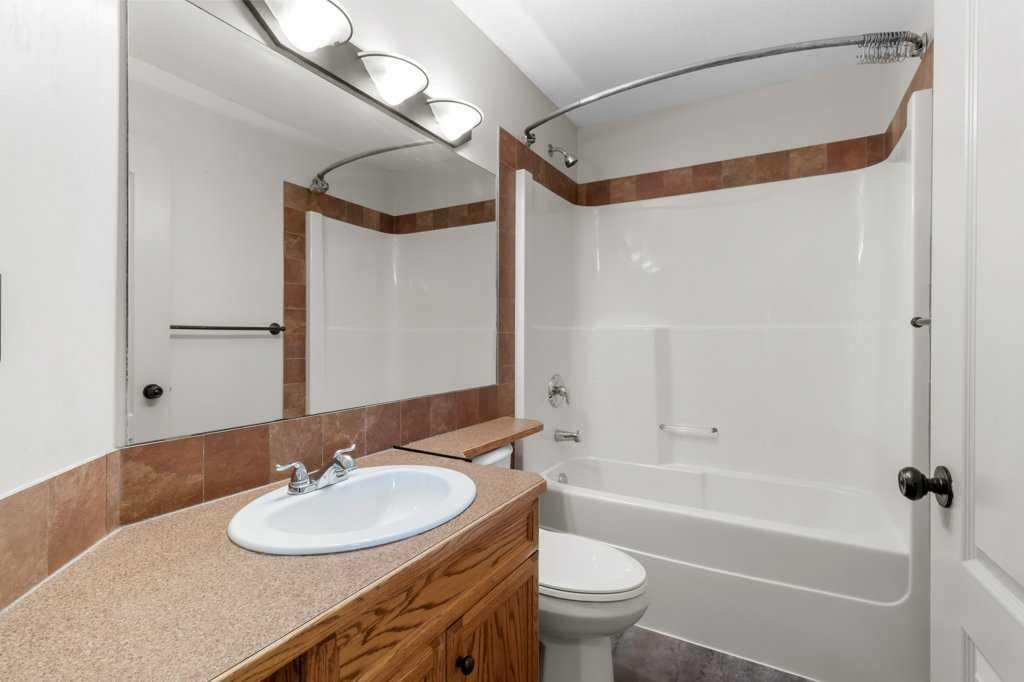 Picture of 4 Horne Close , Sylvan Lake Real Estate Listing