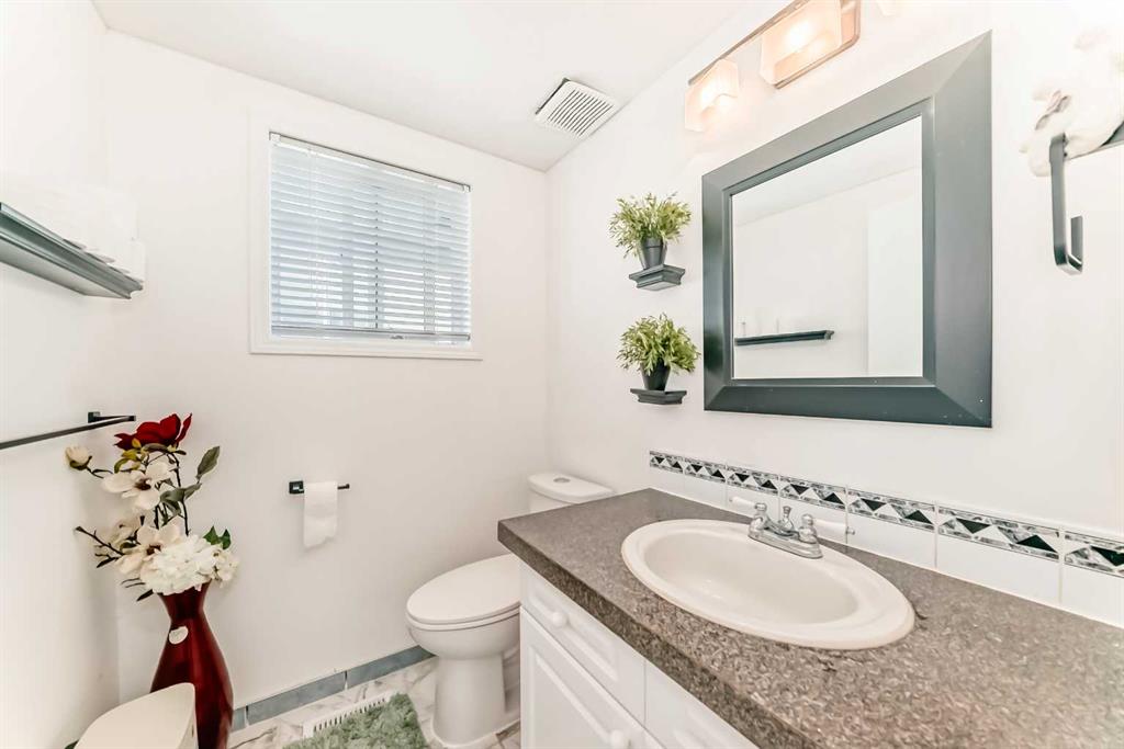 Picture of 79 Hidden Crescent NW, Calgary Real Estate Listing