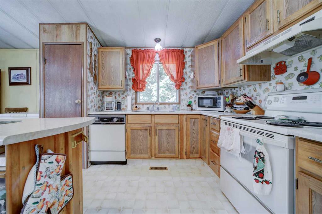 Picture of 5670 16 Avenue , Coleman Real Estate Listing