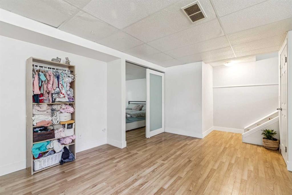 Picture of 189 Deerfield Terrace SE, Calgary Real Estate Listing
