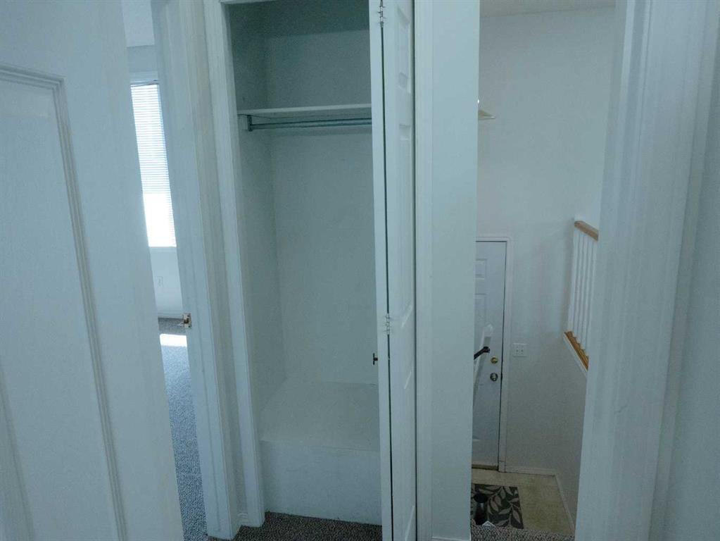 Picture of 64 Valleyview Drive SW, Medicine Hat Real Estate Listing