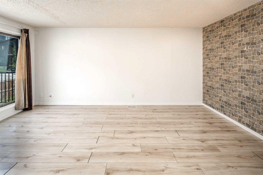 Picture of 1-8, 4523 73 Street NW, Calgary Real Estate Listing
