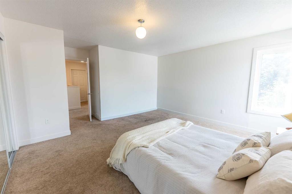 Picture of 5140 51 Street , Lacombe Real Estate Listing
