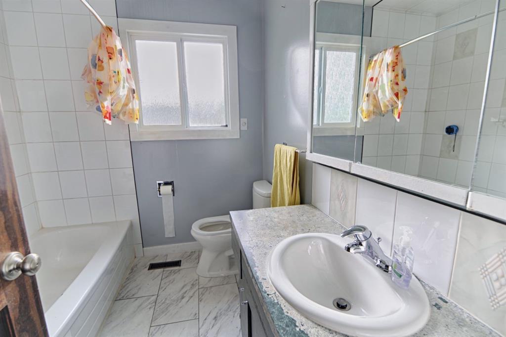 Picture of 32 Lemoyne Crescent W, Lethbridge Real Estate Listing