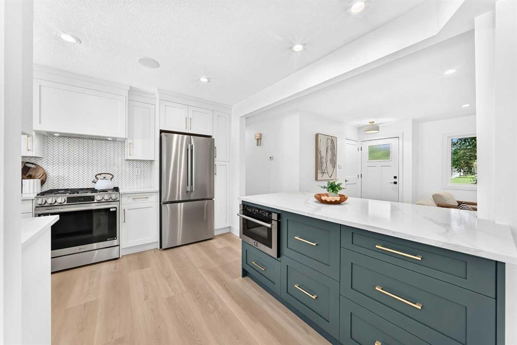 Picture of 4139 Bowlen Street NW, Calgary Real Estate Listing