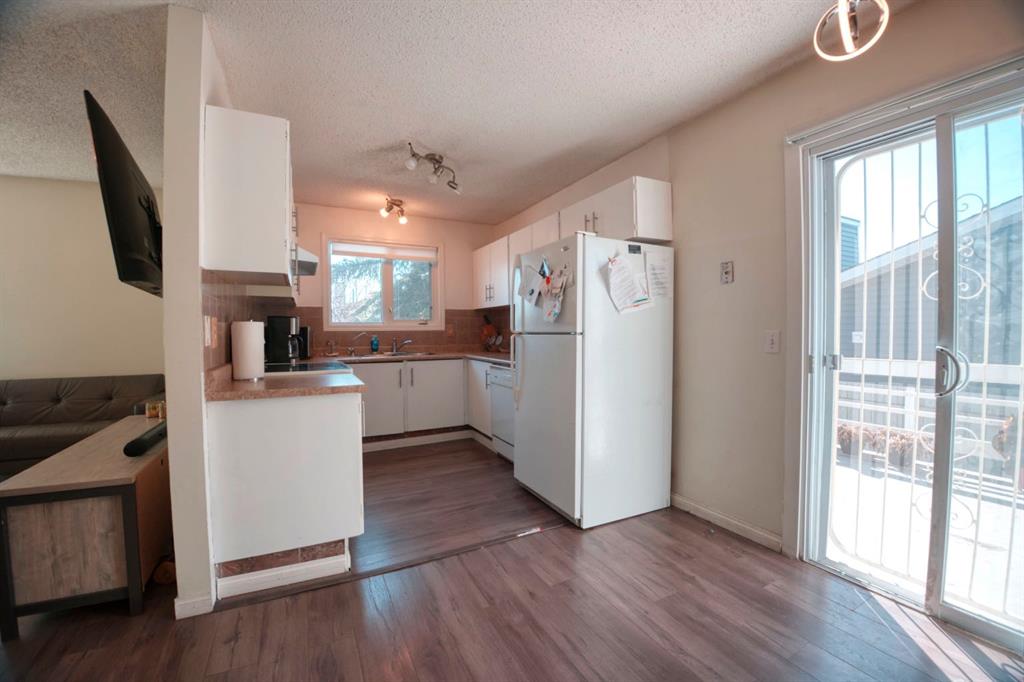 Picture of 95 Castleridge Close NE, Calgary Real Estate Listing