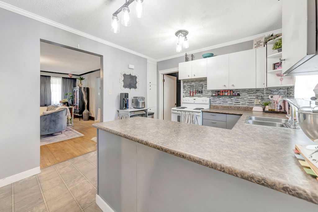 Picture of 1512 49 Avenue , Lloydminster Real Estate Listing