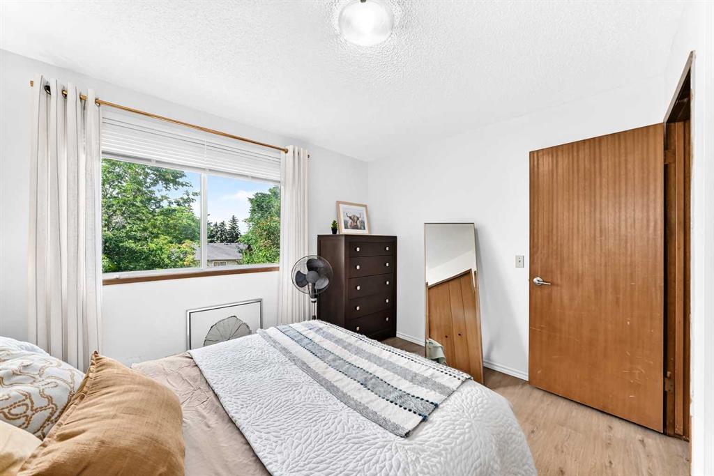Picture of 111 Bermondsey Way NW, Calgary Real Estate Listing