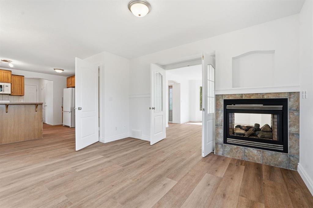 Picture of 763 Stonehaven Drive , Carstairs Real Estate Listing