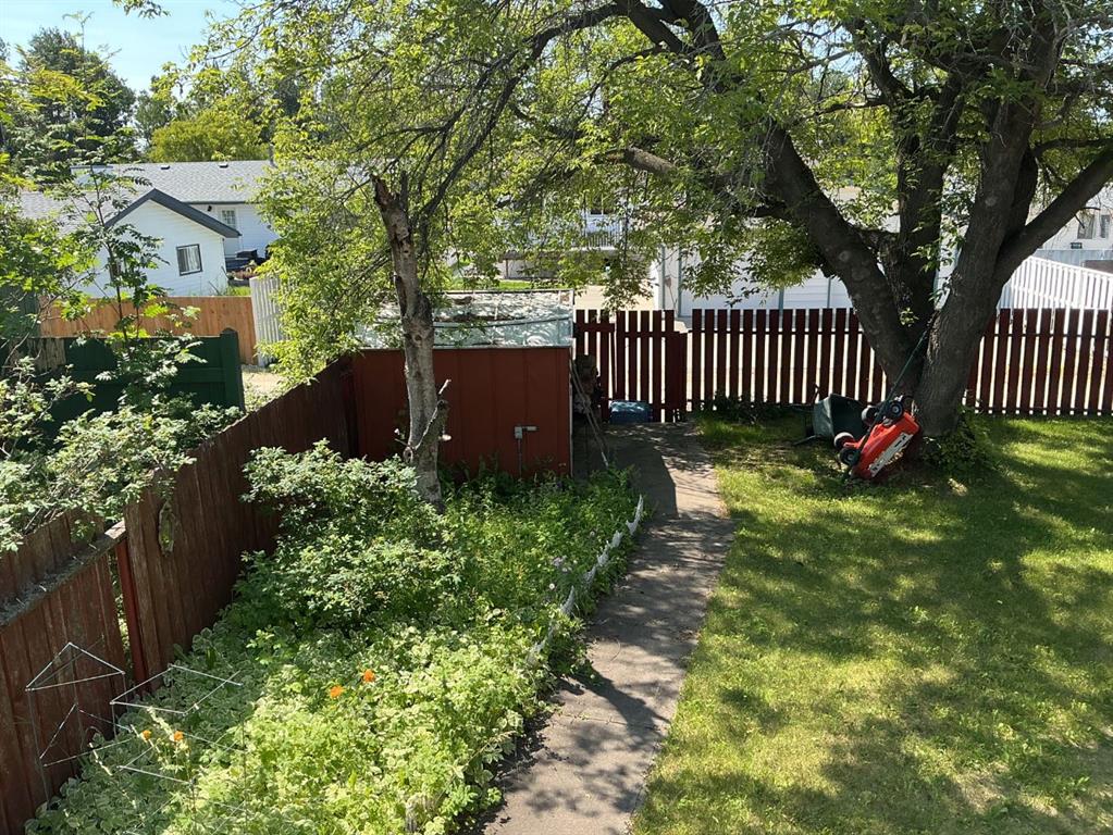 Picture of 38 KIMZEY Crossing , Whitecourt Real Estate Listing