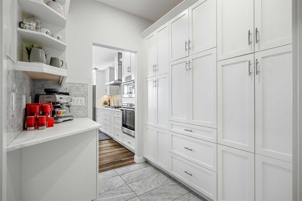 Picture of 1205 Hillcrest Manor Estates , Strathmore Real Estate Listing