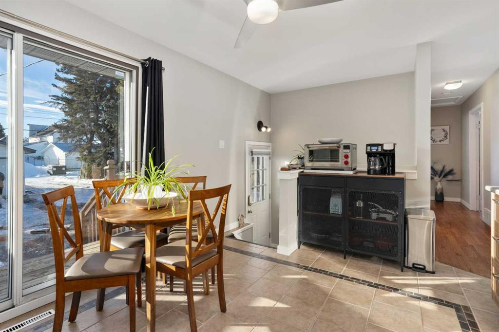 Picture of 4923 51 Avenue , Holden Real Estate Listing