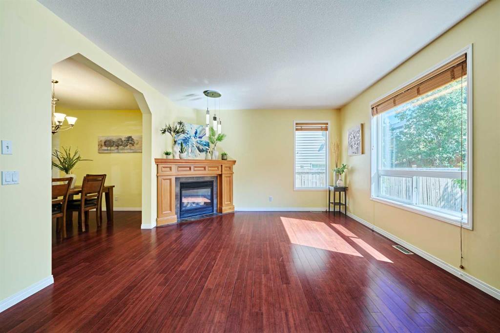 Picture of 62 Crestmont Drive SW, Calgary Real Estate Listing