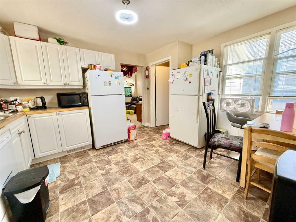 Picture of 1220 7 Street N, Lethbridge Real Estate Listing