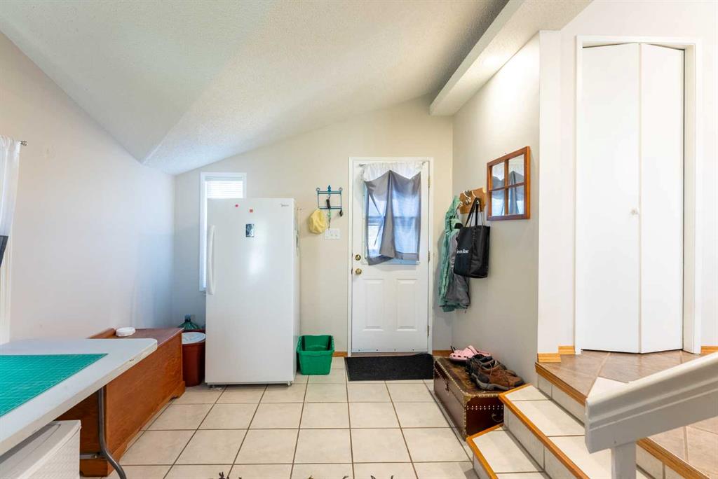Picture of 210 Ojibwa Place W, Lethbridge Real Estate Listing