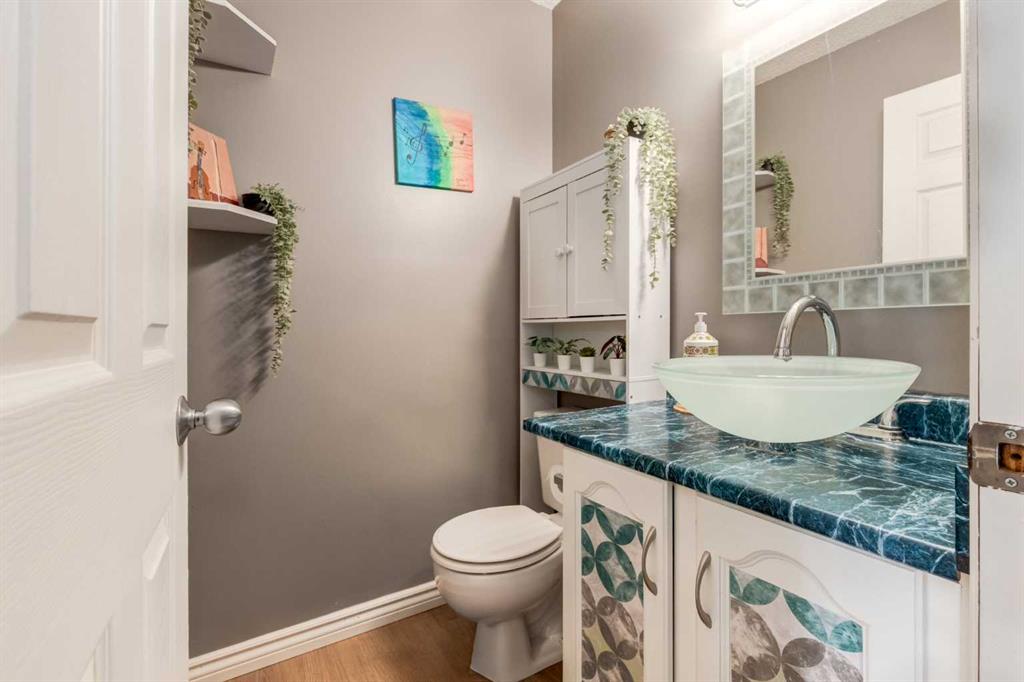 Picture of 41 Harvest Glen Heights NE, Calgary Real Estate Listing